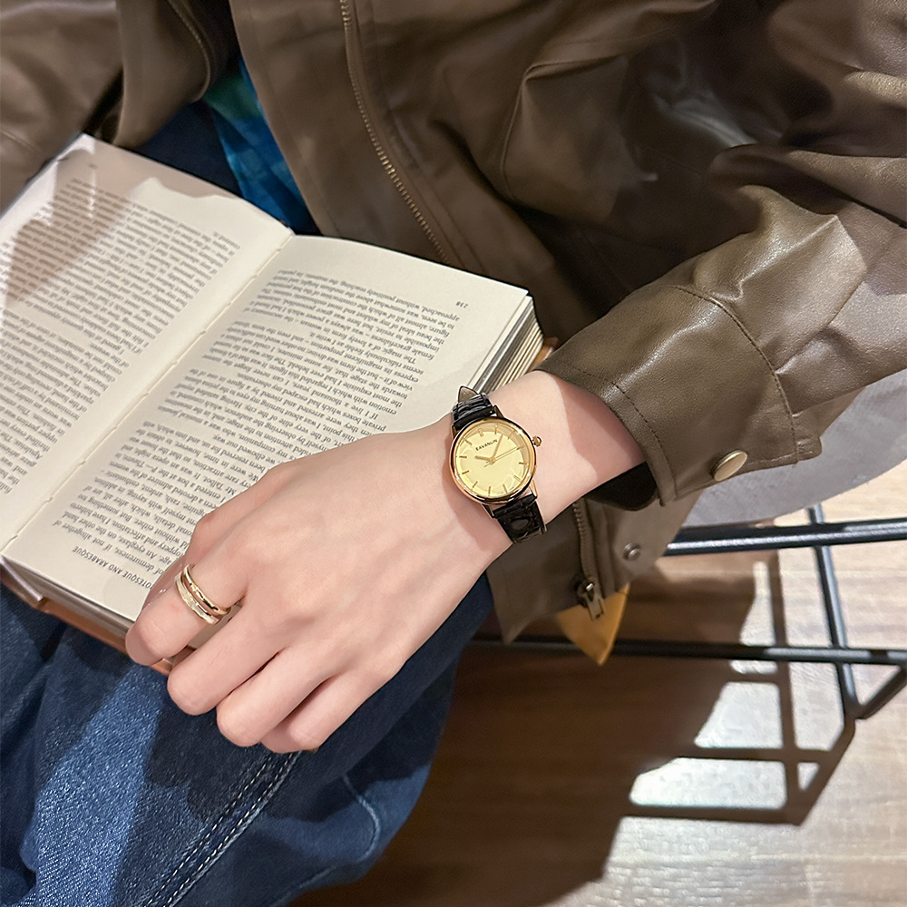 Nouvelle montre à quartz vinta - Luxury Watch Gold And Black avis et prix