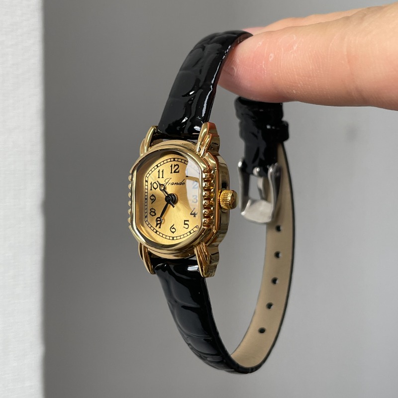 Montre à Quartz ovale Vintage  - Luxury Watch Gold And Black avis et prix