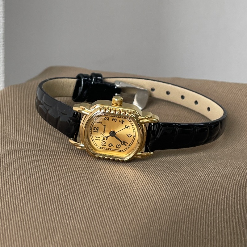 Montre à Quartz ovale Vintage  - Luxury Watch Gold And Black avis et prix