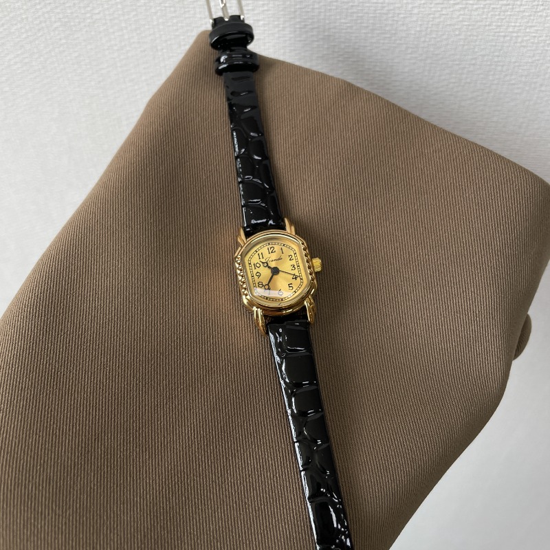 Montre à Quartz ovale Vintage  - Luxury Watch Gold And Black avis et prix