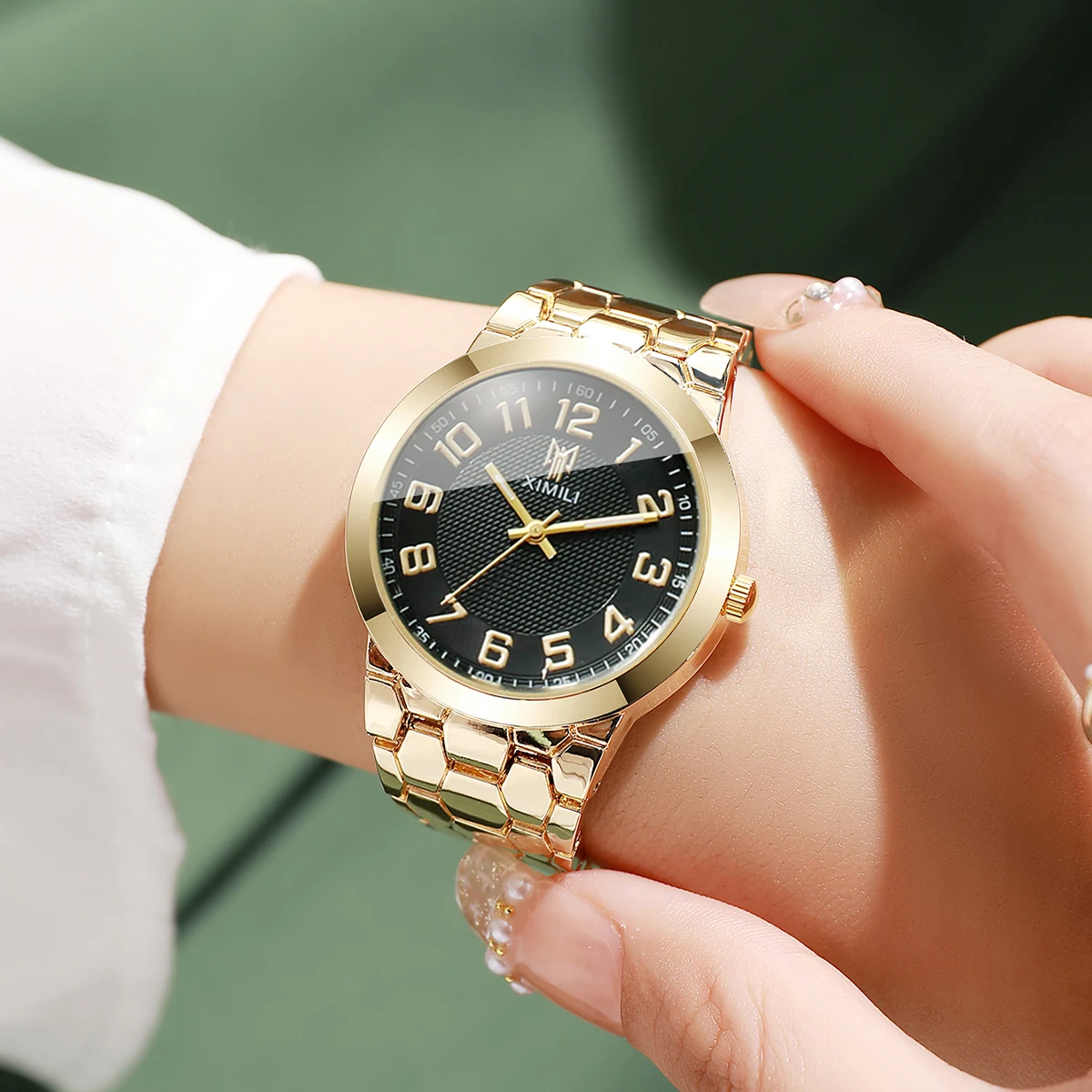 Montre-bracelet de luxe pour f - Luxury Watch Gold And Black avis et prix