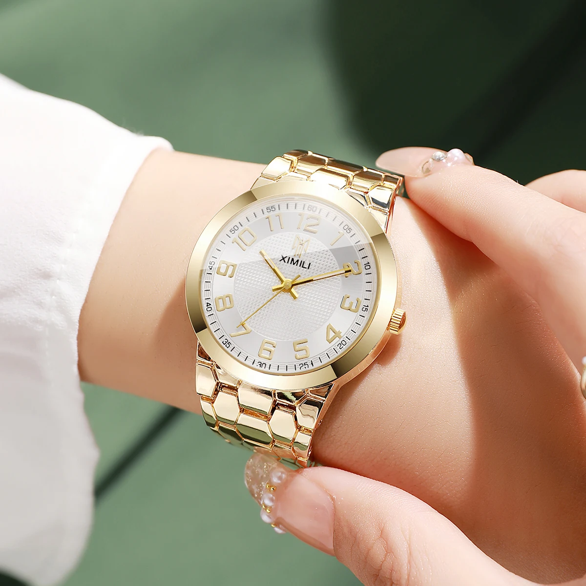 Montre-bracelet de luxe pour f - Luxury Watch Gold And Black avis et prix