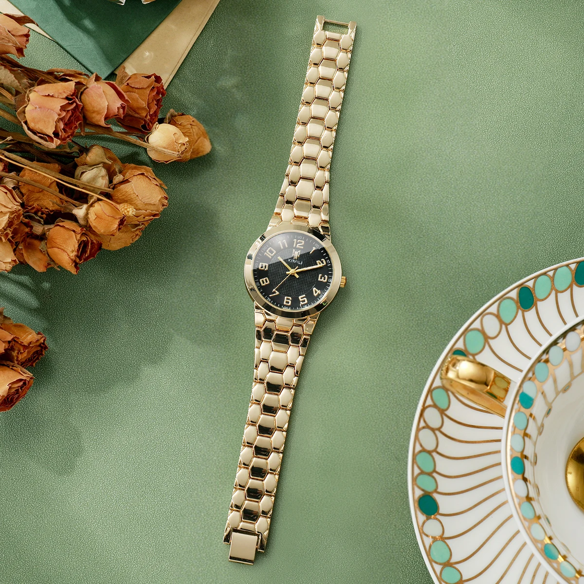 Montre-bracelet de luxe pour f - Luxury Watch Gold And Black avis et prix